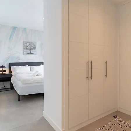 Lux Ground Floor In Mirador Apartment